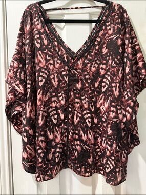 Jessica Simpson Reese’s plus size V-Neck Patterned Top